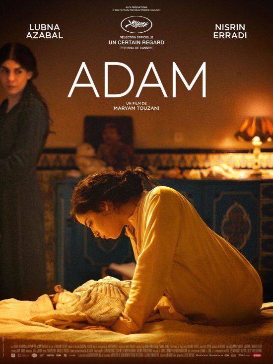 FIlmplakat zu ADAM. Eine Frau sieht ein Baby an, welches auf dem Bett liegt.