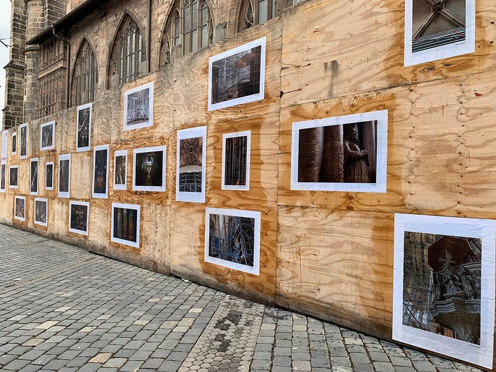 Fotoszene Open Air 4: Lorenzkirche – Inside Out - beim Veranstalter Bauzaun-Ausstellung an der Lorenzkirche