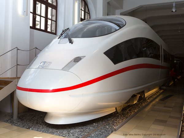 Design & Bahn - DB Museum Mock-up eines ICE 3