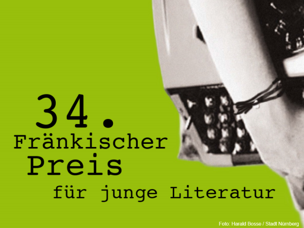 34. Fränkischer Preis für junge Literatur - Stadt Nürnberg Logo, das neben dem Namen des Literaturpreises einen Ausschnitt einer Person mit einer Schreibmaschine im Arm zeigt