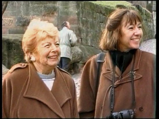 Ruth und Jeanine Meerapfel auf der Nürnberger Burg