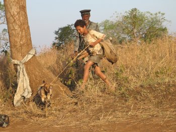 Copyright: trigon-film.org Szenenbild aus TERRA SONÂMBULA – SLEEPWALKING LAND