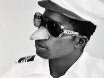 Copyright: Arsenal – Institut für Film und Videokunst e.V. Szenenbild aus MUEDA, ERINNERUNG UND MASSAKER