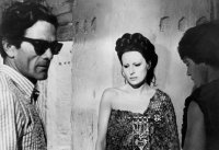 Szenenbild aus EDIPO RE – BETT DER GEWALT