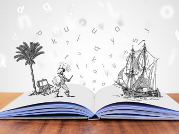 ein aufgeschlagenes Buch aus dem eine Buchstabenwolke aufsteigt, im rechten Winkel zur Buchebene stehen schwarz-weiß-Zeichungen einer Palme, eine aufgeklappte Schatztruhe, ein Pirat und ein Segelschiff