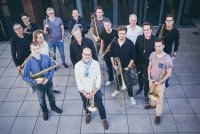 Bild von der Band mit ihren Instrumenten