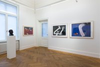 Blick in einen Ausstellungraum der Kunstvilla mit Werken u.a. von Franz Vornberger.
