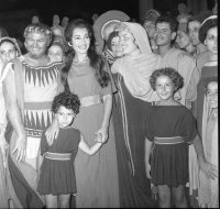 Szenenbild aus MARY, MARIANNA, MARIA: DIE UNBESUNGENEN GRIECHISCHEN JAHRE DER CALLAS