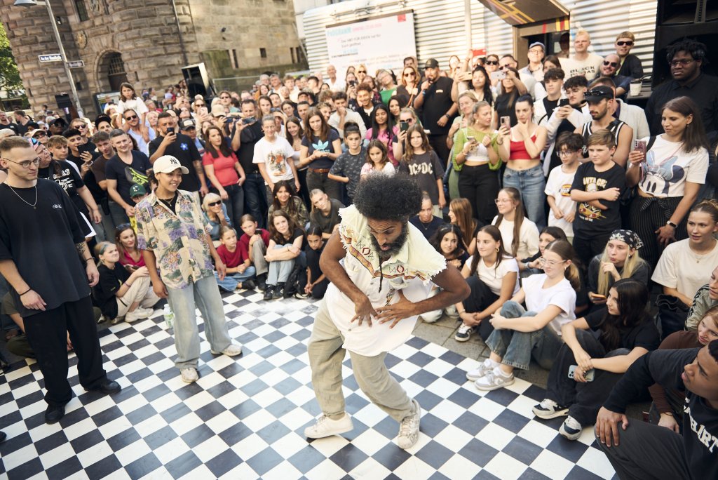 Dance-Battle Lawrays Dance