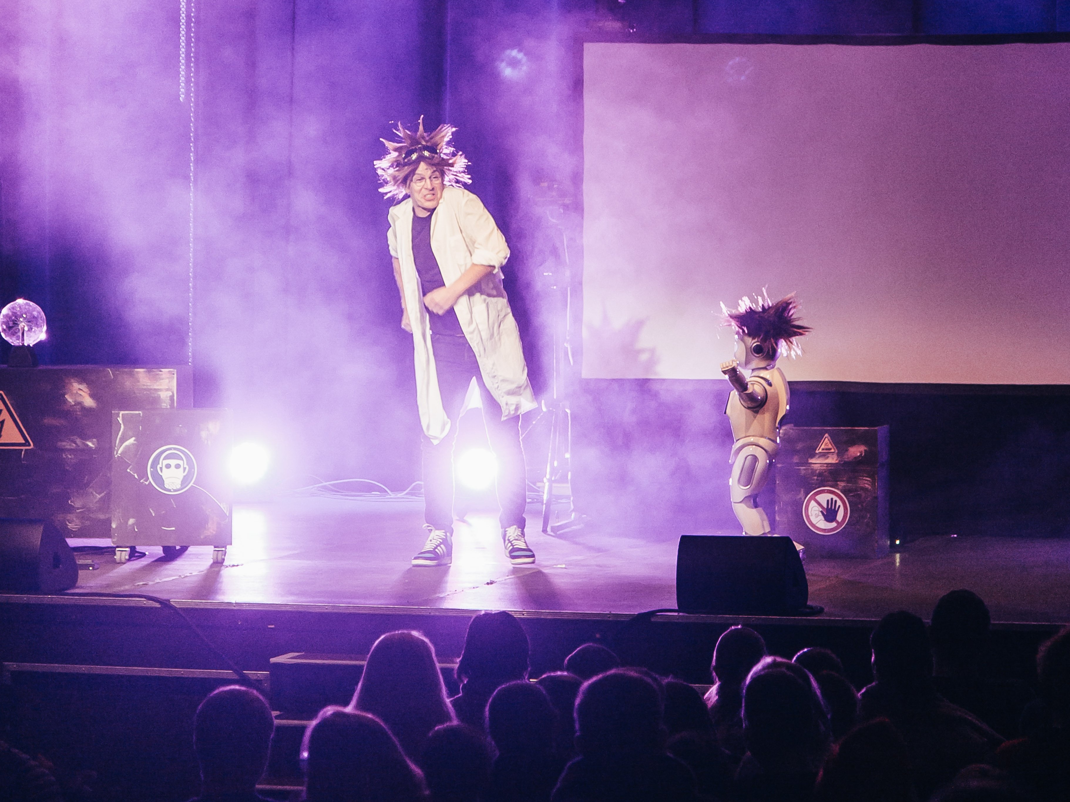 Professor Bummbastic und sein Assistent Mo