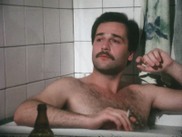 Szenenbild aus dem Kurzfilm HINTER DEN FENSTERN