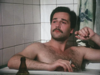 Copyright: Petra Tschörtner
Szenenbild aus dem Kurzfilm HINTER DEN FENSTERN