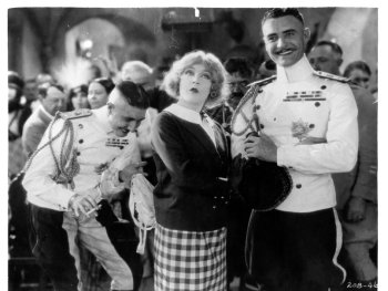 Copyright: Österreichisches Filmmuseum, Wien Szenenbild aus dem Film DIE LUSTIGE WITWE