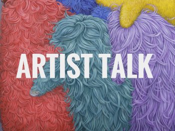 Mehrere bunte, wuschelige Figuren mit dem Schriftzug 'Artist Talk' in weißer Großschrift darüber.