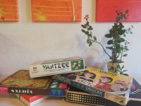 Verschiedene Brettspiele auf einem Tisch