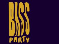 Schriftzug "Bass Party" in gelber Schrift vor dunkel-lilanem Hintergrund
