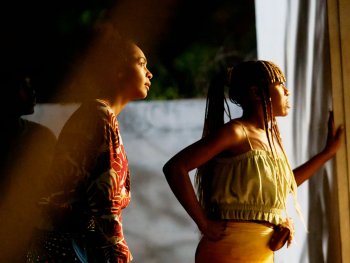 Copyright: trigon-film.org Szenenbild aus dem Film ON BECOMING A GUINEA FOWL