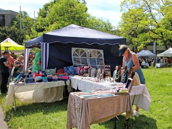 Foto: Karin Günther
Kunstverkaufsstand
