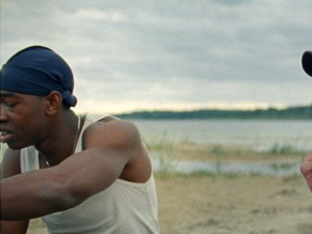 Copyright: Vajda film
Szenenbild aus dem Film "The Lights, They Fall"