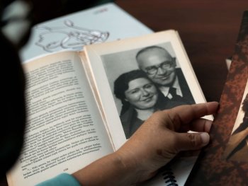 Szenenbild aus dem Film "Wie ein Roman - Roman Gibi"