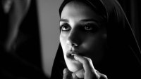 Szenenbild aus dem Film A GIRL WALKS HOME ALONE AT NIGHT