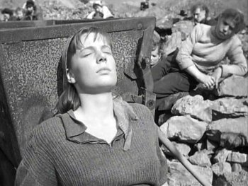 Copyright: DEFA-Stiftung; Herbert Kroiss Szenenbild aus dem Film SONNENSUCHER