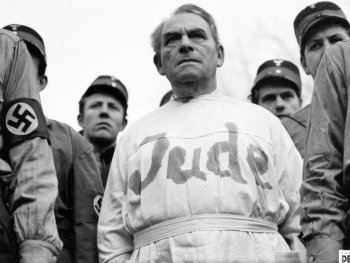 Copyright: DEFA-Stiftung; Walter Ruge Szenenbild aus dem Film PROFESSOR MAMLOCK