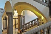 Das große Treppenhaus im Künstlerhaus