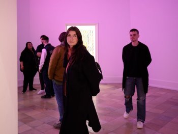 Foto: Foto: Lukas Pürmayr
Lichtraum von Zora Kreuzer in Pink