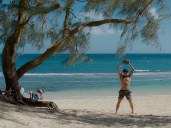 Copyright: BROADVIEW Pictures Szenenbild aus dem Film ON THE WAVE