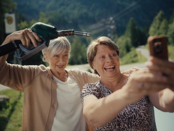Copyright: Alpenrepublik Filmverleih Szenenbild aus dem Film TONI UND HELENE