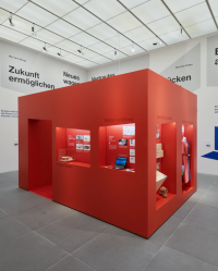 Blick in die Ausstellung DESIGN CONNECTS