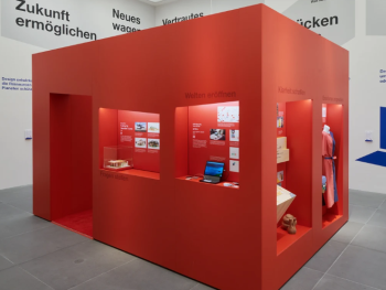 Blick in die Ausstellung DESIGN CONNECTS
