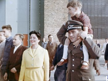 Copyright: DEFA-Stiftung; Herbert Kroiss Szenenbild aus dem Film LEUTE MIT FLÜGELN