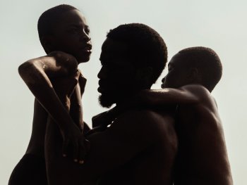 Copyright: mubi Szenenbild aus dem Film MY FATHER’S SHADOW