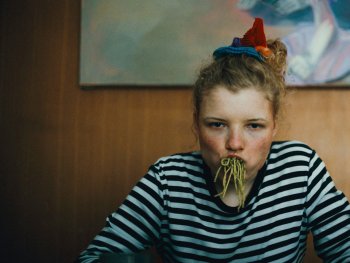 Copyright: W-Film
Pia (Luisa Céline-Gaffron) sucht Normalität. Doch was ist das eigentlich – und für wen?