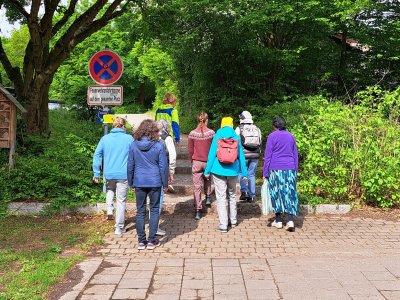 Menschen von hintern fotografiert.
