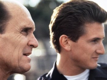 Copyright: Filmverleih Szenenbild aus dem Film COLORS - FARBEN DER GEWALT