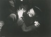 Szenenbild aus dem Film TOCHTER DER FINSTERNIS