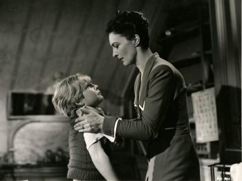 Copyright: Quelle: Deutsche Kinemathek Szenenbild aus dem Film KLEINES HERZ IN NOT