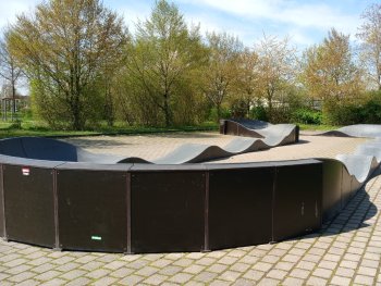 Foto: Jana Ziemainz
zeigt den mobilen Wellenkurs an einem anderen Standort