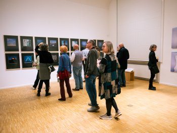 Foto: Annika Hammer
Blick in einen Ausstellungsraum bei der Ausstellungseröffnung