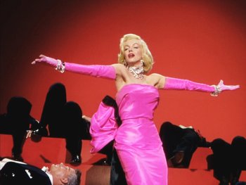 Copyright: Images courtesy of Twentieth Century Fox Film Corporation Inc. All Rights Reserved.
Szenenbild aus dem Film BLONDINEN BEVORZUGT