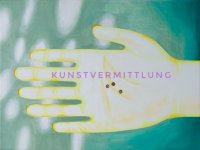 Offene Handfläche vor grün-blauem Hintergrund mit dem Schriftzug 'KUNSTVERMITTLUNG' in lila Buchstaben.