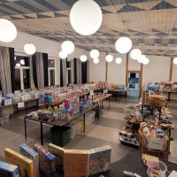 Vorsortierter Bücher, Spielzeug- und Fahrzeug-Basar