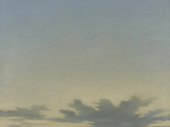 Foto: Andi Schmitt, VNP
Weite Himmelslandschaft in sanften Blau- und Beigetönen mit einer Wolkenbank über dem flachen Horizont eines Wattenmeeres.