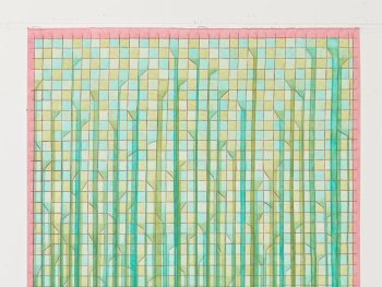 Copyright: Andreas Oehlert, grenzen (7), Detail, 2017 Aquarell auf Papier, 75 x 56 cm Abstrakte Zeichnung mit feinem Raster aus grünen, türkisfarbenen und gelblichen Quadraten, durchzogen von senkrechten Streifen und eingerahmt von einem rosa Rand.