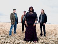 DEDE PRIEST MIT JOHNNY CLARK & THE OUTLAWS