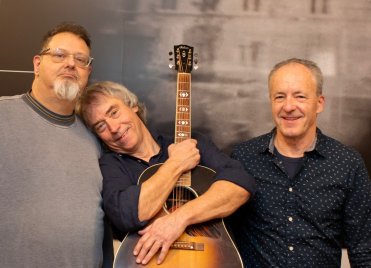 Eisi mit Gitarre, Dieter Gleich und Rob Stephan