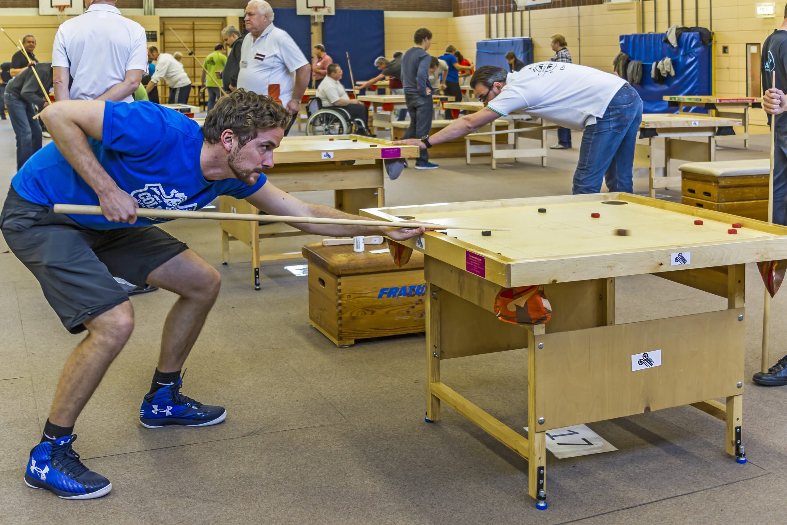 Novuss-Spieler während eines Turniers